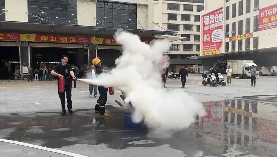 灭火筒使用.jpg 图片